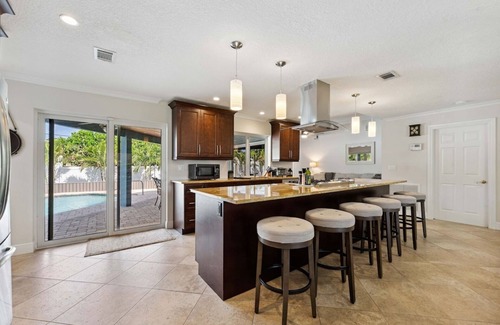 Delray Beach House | Stunning Delray Villa With Heated and Cooled Pool, Near Golf Courses and Beach.