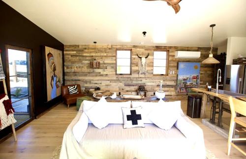 Lone Pine Apartment | Stunning Design Rental Incredible for a Luxury Escape in Lone Pine, California