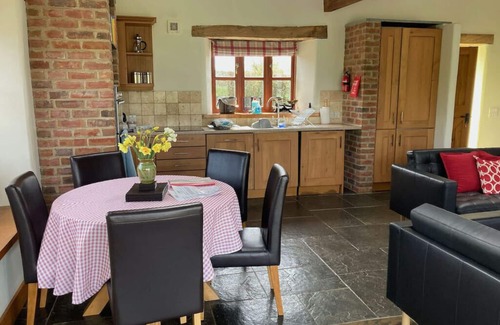 Bridport House | Stunning detached character barn in idyllic countryside near Bridport & beaches