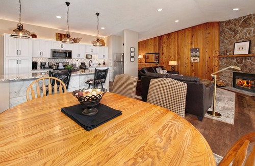 Corinthian Hills Condo | Stunning Direct Lake Dillon Views from this Top Floor Condo
