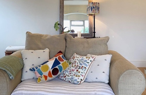 Hollow Meadows Cottage | Stunning dog friendly cottage in the Peak Park.