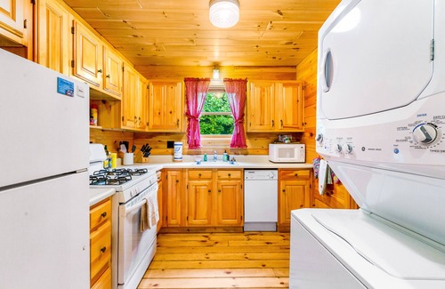 Schroon Lake House | Stunning dog-friendly cabin with grill, deck, golf nearby, & washer/dryer