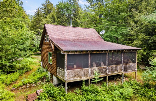 Schroon Lake House | Stunning dog-friendly cabin with grill, deck, golf nearby, & washer/dryer