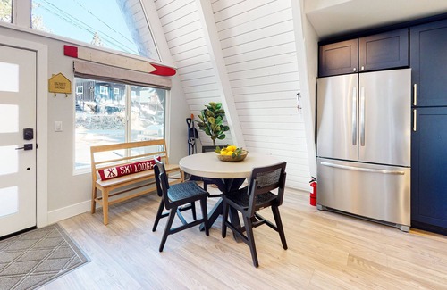 Green Valley Lake Cabin | Stunning dog-friendly cabin with pool table, washer/dryer & central AC