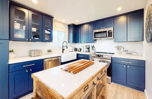 Green Valley Lake Cabin | Stunning dog-friendly cabin with pool table, washer/dryer & central AC