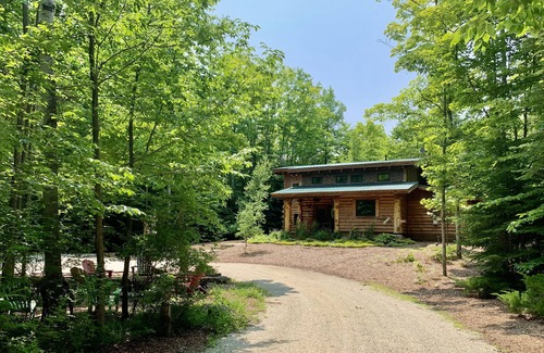 Egg Harbor Cabin | Stunning Door County Cabin In The Woods, Wi-Fi, Firepit, Fireplace, Game Room