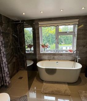 Greenwich House | Stunning double bedroom Greenwich London with private bathroom
