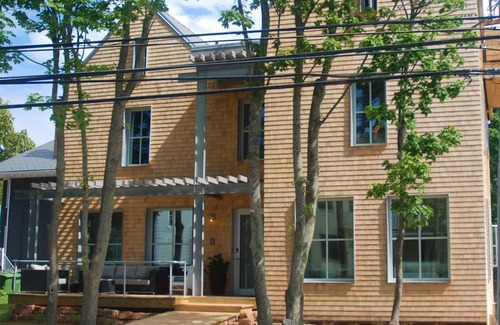 Queens Square Condo | Stunning Downtown Contemporary Home Adjacent Victoria Park & Historic Mansions