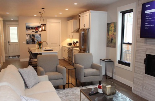 Garden District House | Stunning Downtown Home on Sherman Avenue