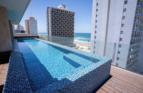 Tel Aviv Promenade Apartment | Stunning duplex penthouse with infinity rooftop pool, parking, ample space