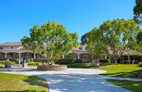 Encinitas House | Stunning Encinitas Estate w/ Large Entertainment Backyard