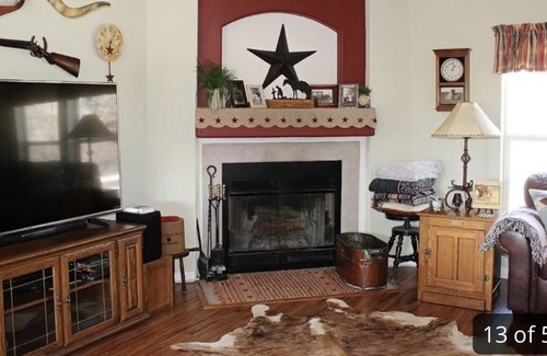 Keene Other | Stunning Equestrian farmhouse with Mountain views