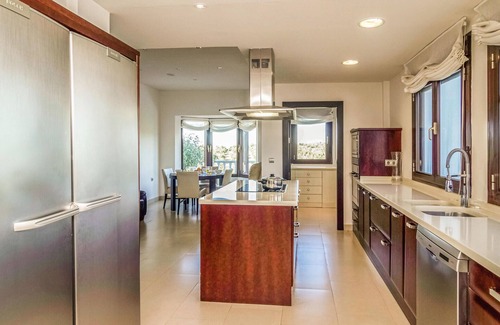 Villanueva de Algaidas House | Stunning home in Villanueva de Algaidas
