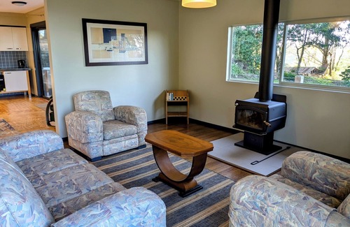 Elands Other | Stunning Escarpment Perch, stylish and spacious, Ellenborough Falls near by!