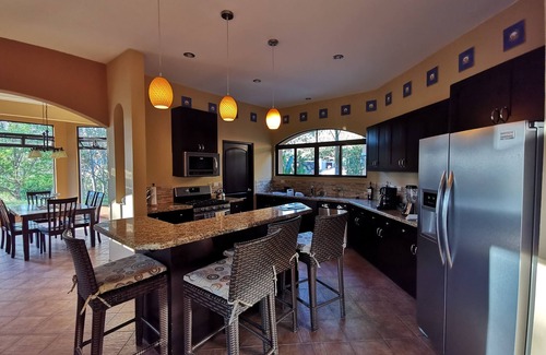 Mercedes Sur House | Stunning Estate home in the hills of Costa Rica