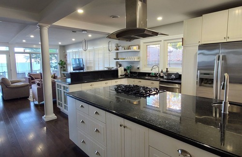 St. Catharines Villa | Stunning estate on Lake Ontario