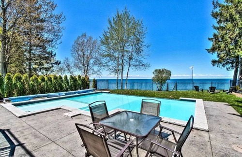 St. Catharines Villa | Stunning estate on Lake Ontario