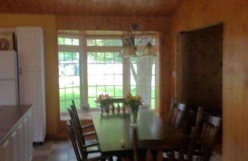 Fenelon Falls Cottage | Stunning Executive, Post & Beam, Fenelon Falls/Bobcaygeon Waterfront Retreat