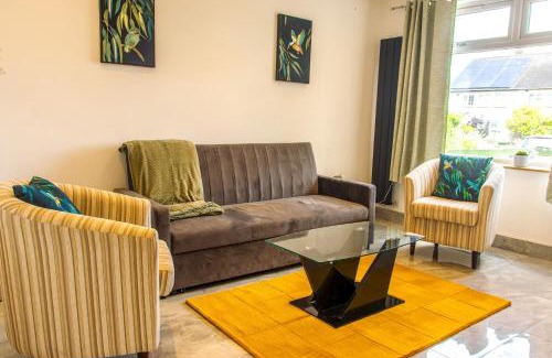 Borehamwood House | Stunning Family Home nr London Harry Potter Tour Pass The Keys