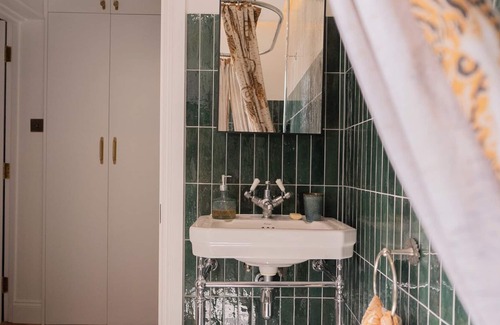 Higham Hill House | Stunning Family Home Near London's Brewery Mile