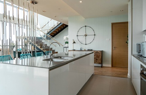Al Wasl Apartment | Stunning Family Size Apt with Panoramic Views