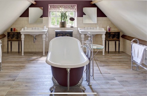 Bibury Other | Stunning farmhouse and cottage in beautiful Cotswold village
