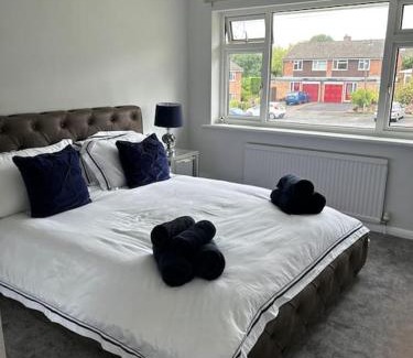 Redditch Apartment | Stunning flat in Webheath, Redditch