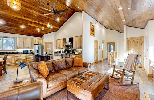 Tahoma House | Stunning forest home with large deck, walk to Lake Tahoe & Sugar Pine Point