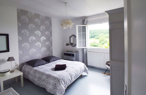 Saint-Caprais-de-Lerm House | Stunning private villa with WIFI, private pool, TV, terrace, pets allowed, panoramic view, parking