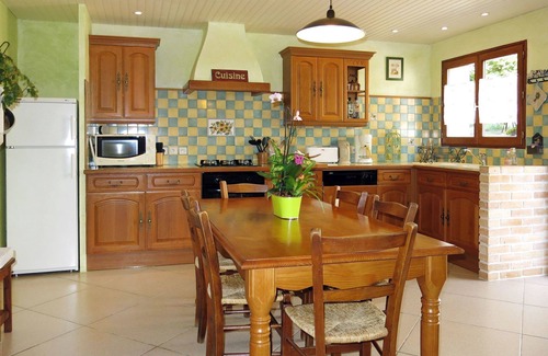 Saint-Romain-sur-Cher House | Stunning private villa for 6 guests with WIFI, TV, terrace and parking