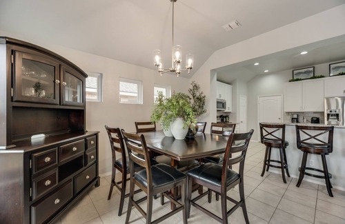 Allen House | Stunning Fully Furnished 3bdr 2bath Retreat
