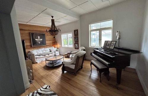 Leamington House | Stunning fully renovated Cambridge Villa!