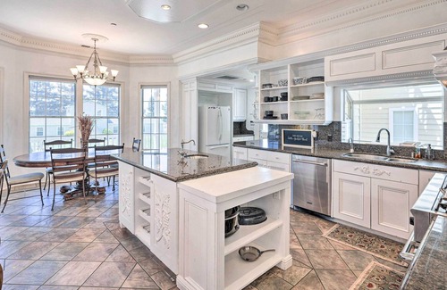 Galt House | Stunning Galt Vineyard: Grill & Tennis Court!