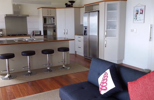 Preece Point House | Stunning Getaway - Panoramic Views. Private/Spacious/4 Bedrooms/2 Bathrooms