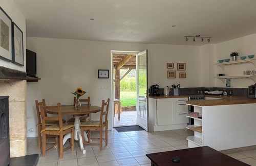 Cuzorn Cottage | Stunning Gite, private garden, large heated pool, tranquil and historic setting