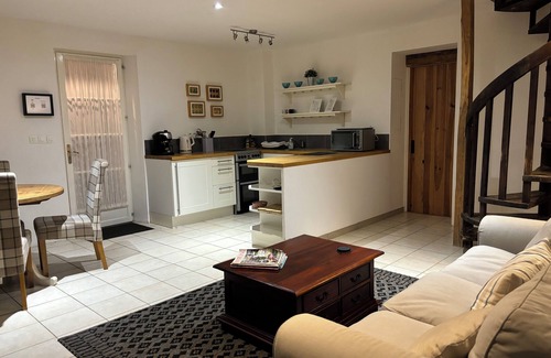 Cuzorn Cottage | Stunning Gite, private garden, large heated pool, tranquil and historic setting
