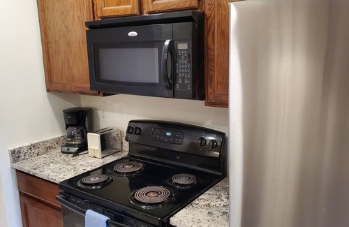 Ladera West House | Stunning Golf Course/Sandia Mts/City Lights Views! Putting green, big patio fun!