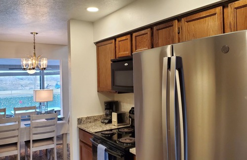 Ladera West House | Stunning Golf Course/Sandia Mts/City Lights Views! Putting green, big patio fun!