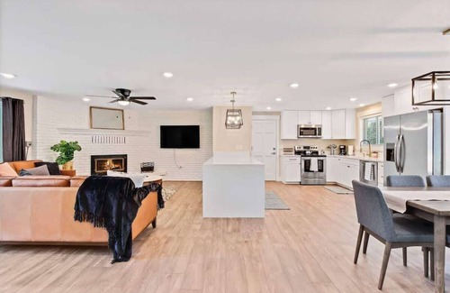 Eagle House | Stunning Golf Course Retreat 4BR Home