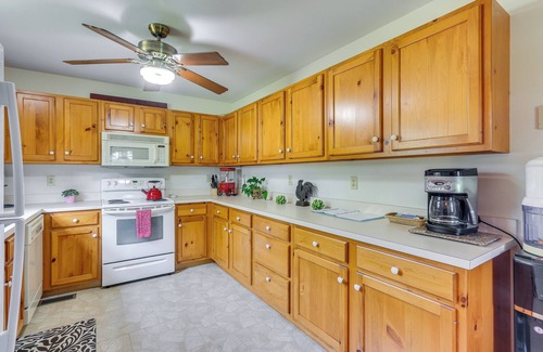 Ridgeway Cabin | Stunning Gore Vacation Rental on 10 Acres of Land!