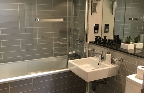 Canterbury Apartment | Stunning Ground Floor