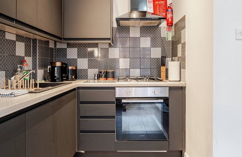 Glasgow Apartment | Stunning Ground Floor Flat in SouthSide.