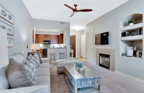 La Quinta Apartment | Stunning Ground Floor 1BR Villa #A, Steps to Pool!