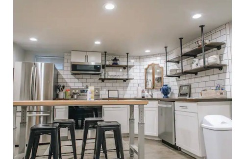 Scranton Apartment | Stunning Ground Floor Apartment in Green Ridge.