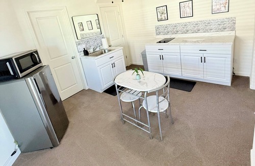 Pumpkin Center Apartment | Stunning guest suite in Southwest Bakersfield