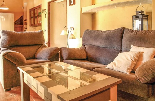 Villanueva del Duque House | Stunning home in Villanueva del Duque
