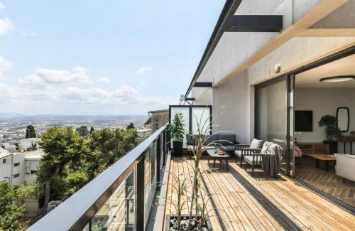 Haifa Apartment | Stunning Haifa Bay Views Penthouse by Sea N' Rent