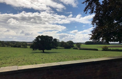 Tadcaster Cottage | Stunning Hall Cottage, near York and Leeds