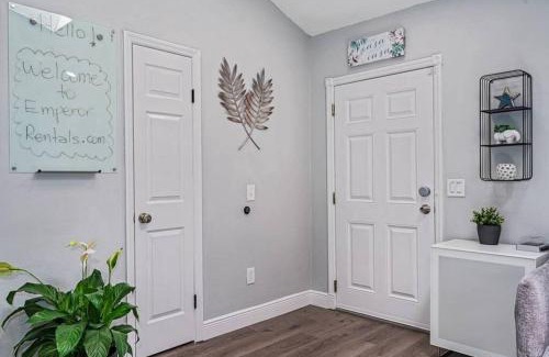 Seffner Community Alliance House | Stunning Heated Pool House Close to Tampa