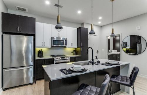 Cityplace Apartment | Stunning high-rise apartment on McKinney Avenue